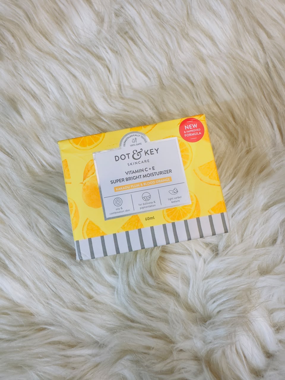 Dot & Key Vitamin C + E Super Bright Moisturizer with Kakadu Plum & Blood Orange