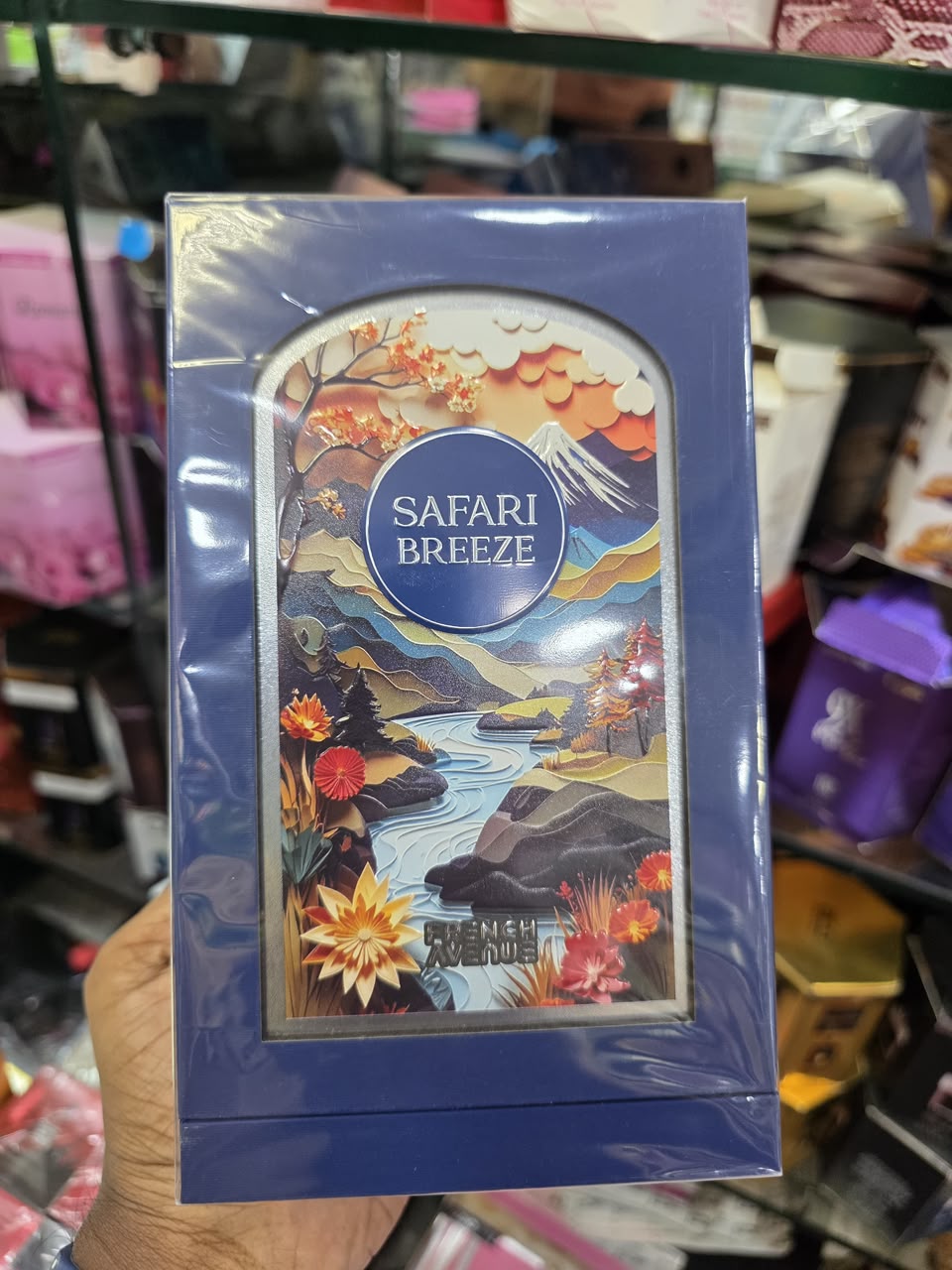 French Avenue Safari Breeze